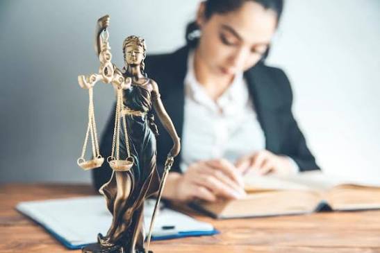 Адвокат з податкових питань в Україні: що він робить і як може допомогти Адвокат з податкових питань в Україні: що він робить і як може допомогти